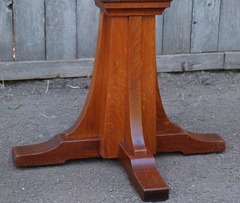 Detail of long corbels on table base. 
